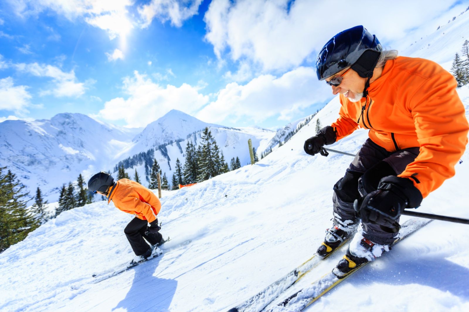 Read more about the article 3 Important Things to Know About Custom Ski Gloves